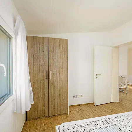 Apartment With A Parking Space - 20252 Vir