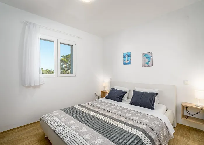 With A Parking Space - 20252 * Вир