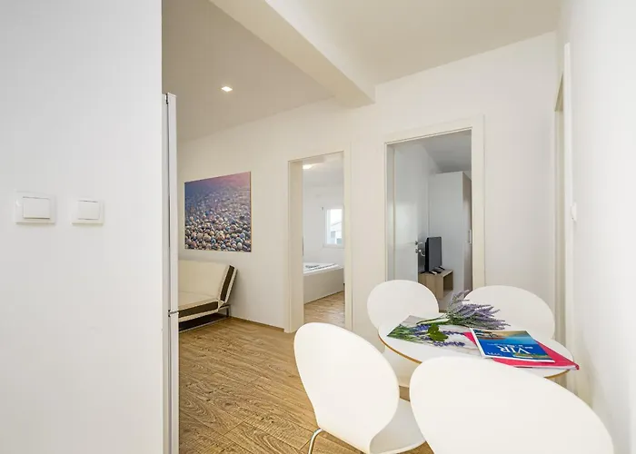 With A Parking Space - 20252 Апартаменты Вир